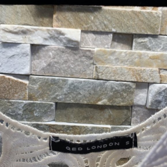 QED London Women's Lace top - Picture 3 of 3